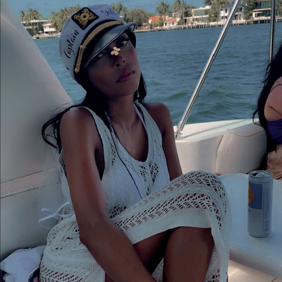 Meet your Posher, Gabbie - Picture 2 of 3